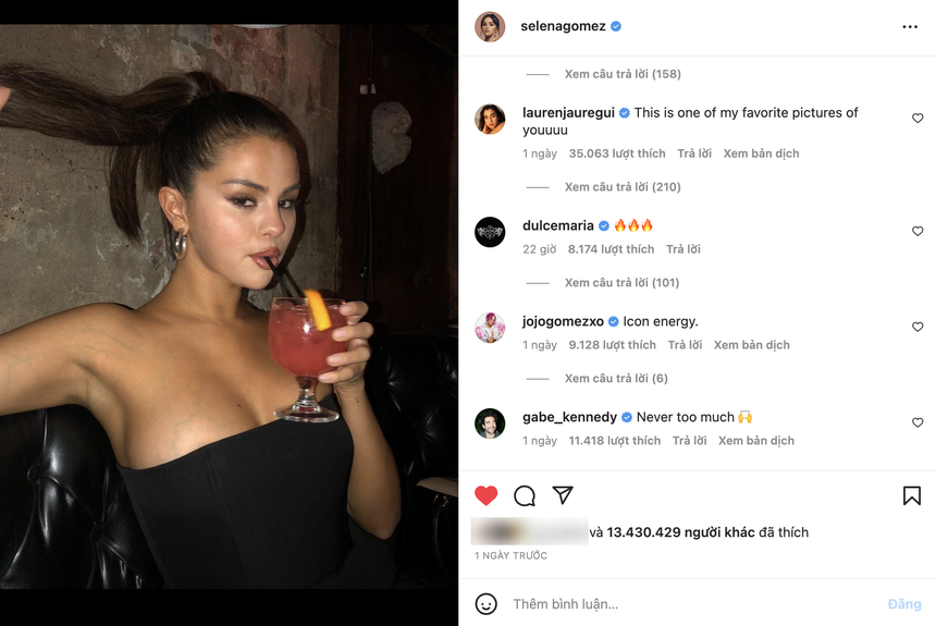 Selena Gomez công bố bức ảnh từng xoá đi vì sợ hở quá đà, ai dè khiến Gigi Hadid và hơn 13 triệu fan phát sốt - Ảnh 2. Selena Gomez công bố bức ảnh từng xoá đi vì sợ hở quá đà, ai dè khiến Gigi Hadid và hơn 13 triệu fan phát sốt - Ảnh 2.
