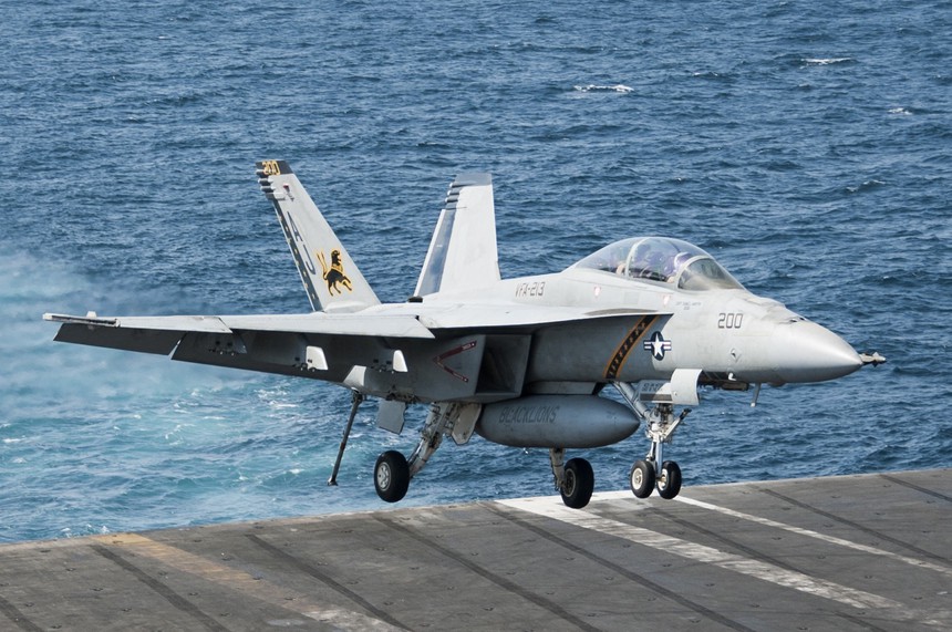 Boeing dừng sản xuất máy bay chiến đấu F/A-18 Super Hornet vào cuối năm 2025 - Ảnh 1.