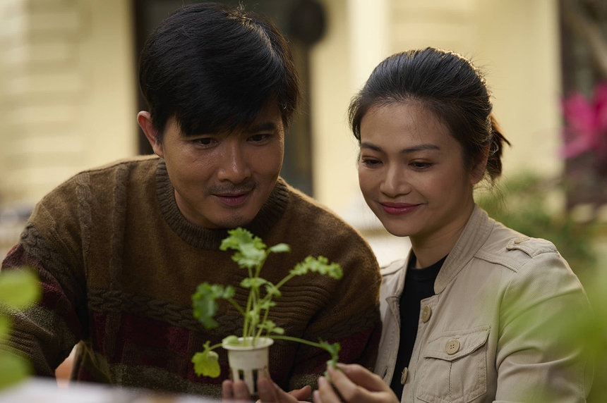 'Gia đình mình vui bất thình lình': Thanh Sơn, Doãn Quốc Đam 'bảo vệ' anh trai ngoại tình? - Ảnh 1. 'Gia đình mình vui bất thình lình': Thanh Sơn, Doãn Quốc Đam 'bảo vệ' anh trai ngoại tình? - Ảnh 1.