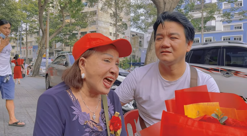 Xót xa nghệ sĩ Hồng Nga: Mới năm trước còn khỏe, giờ đã tiều tụy và lẫn nhiều - Ảnh 1.