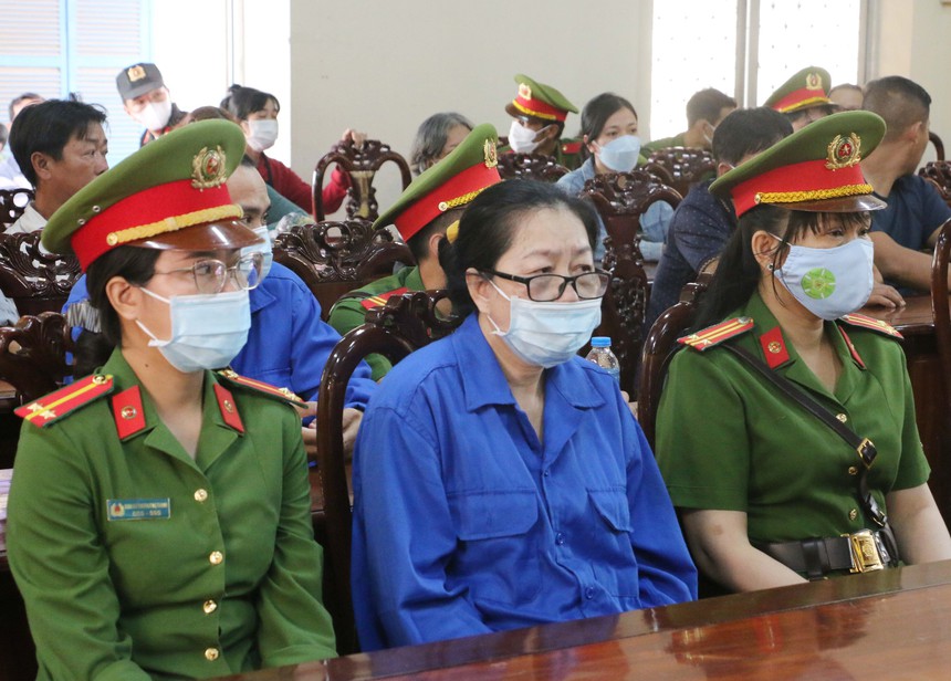 Trả hồ sơ, điều tra bổ sung vụ Nguyễn Thị Kim Hạnh cùng 24 đồng phạm buôn lậu 51 kg vàng - Ảnh 2.