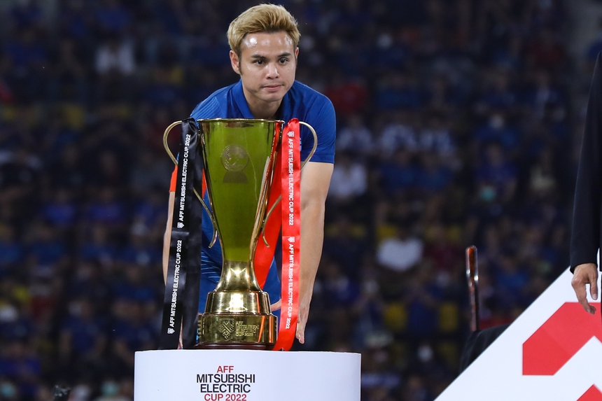 Tân binh V.League tính sa thải HLV Brazil, dự chi tiền tỷ chiêu mộ Theerathon nhưng bất thành? - Ảnh 1. Tân binh V.League tính sa thải HLV Brazil, dự chi tiền tỷ chiêu mộ Theerathon nhưng bất thành? - Ảnh 1.