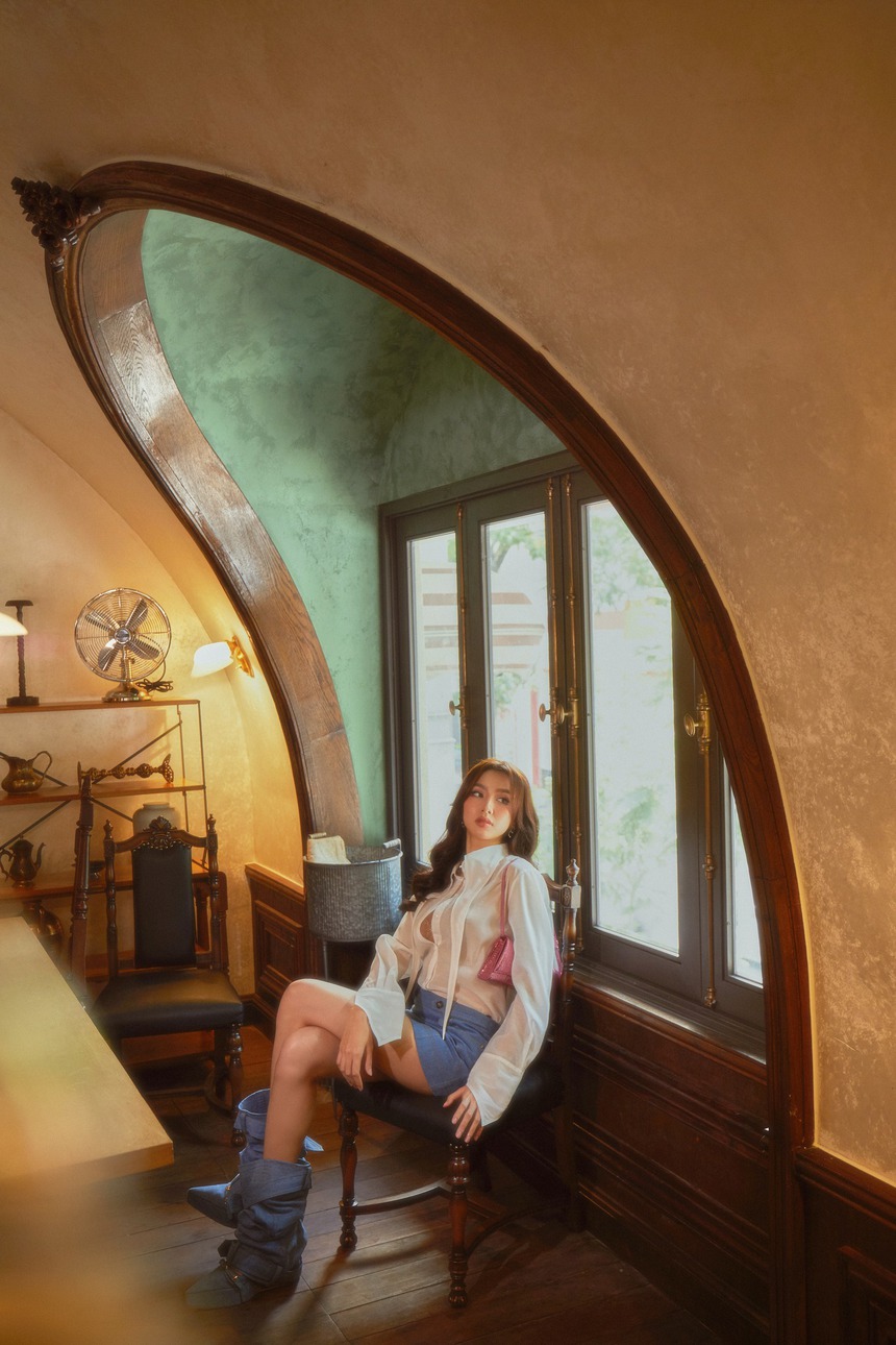 Thùy Tiên khoe ảnh gợi cảm táo bạo giữa lùm xùm kiện tụng - Ảnh 5.