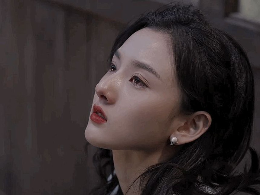 'Đụng hàng' Triệu Lộ Tư nhưng nàng tiểu hoa này được khen xinh đẹp hơn hẳn, nhan sắc còn 'na ná' Trương Bá Chi khiến dân tình thương nhớ - Ảnh 9. 'Đụng hàng' Triệu Lộ Tư nhưng nàng tiểu hoa này được khen xinh đẹp hơn hẳn, nhan sắc còn 'na ná' Trương Bá Chi khiến dân tình thương nhớ - Ảnh 9.