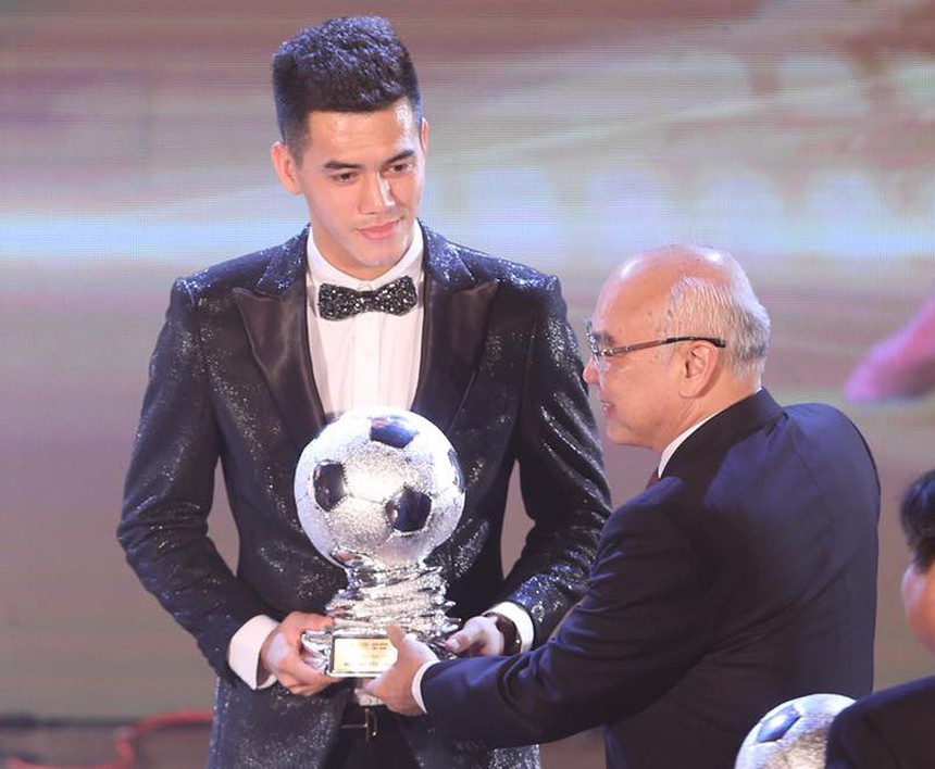 Huỳnh Như thiết lập kỉ lục mới trong lịch sử bóng đá nữ, Văn Quyết giành QBV Việt Nam 2022 - Ảnh 2.