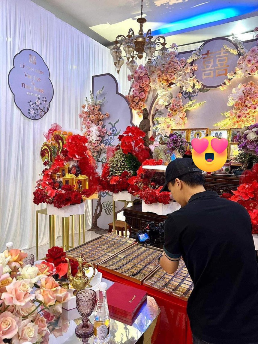 Đám cưới khủng ở Bình Dương: Quà cưới "sương sương" 230 cây vàng và 30 sổ đỏ, khách mời được tặng quà lên đến 40 triệu - Ảnh 2.