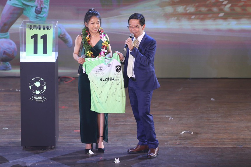 Quả bóng vàng nữ Việt Nam 2022 Huỳnh Như: Các đồng đội ở Bồ Đào Nha liên tục xin link xem trực tiếp và cầu nguyện cho Như - Ảnh 2.