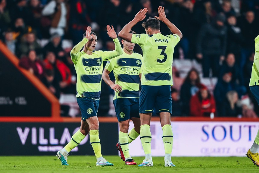 Đè bẹp Bournemouth 1-4 Man City vẫn bám đuổi Arsenal cực gắt - Ảnh 3.