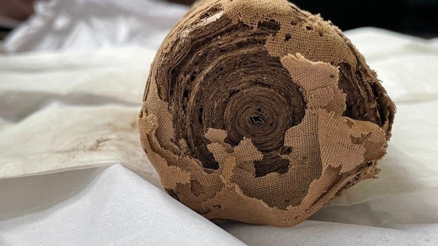 Ai Cập công bố cuốn sách còn nguyên vẹn từ 2.000 năm trước: Nhìn chữ “đọc vị” người viết - Ảnh 4.