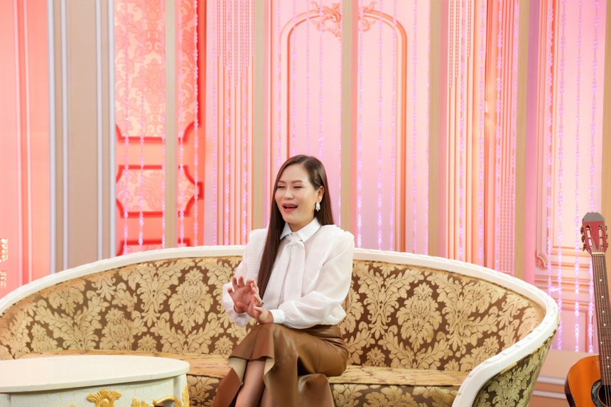 Ca sĩ Hồng Mơ: "Tôi nhận được nhiều lời đề nghị giúp đỡ nhưng tôi không thích bị sắp đặt" - Ảnh 2.