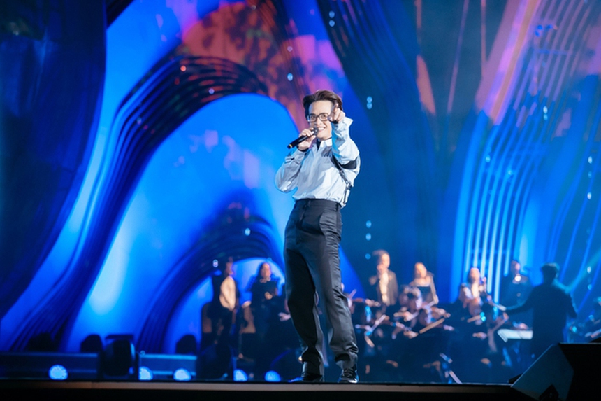 Thanh Hằng xuất hiện ủng hộ "người tình tin đồn" Hà Anh Tuấn, gần 10 nghìn khán giả lấp đầy đêm concert thứ hai - Ảnh 9. Thanh Hằng xuất hiện ủng hộ "người tình tin đồn" Hà Anh Tuấn, gần 10 nghìn khán giả lấp đầy đêm concert thứ hai - Ảnh 9.