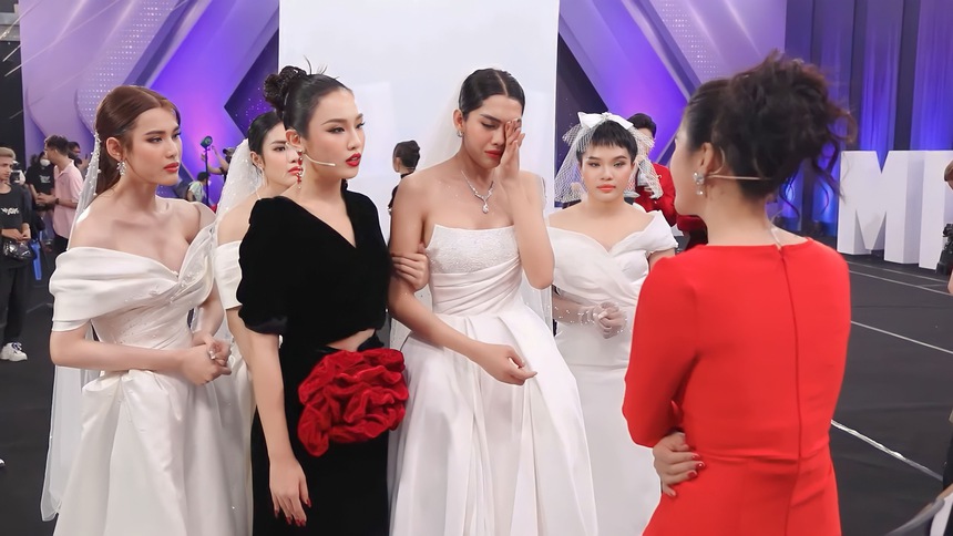 Tập 2 MIQVN 2023: Giám khảo tranh cãi gay gắt khi loại thí sinh team Quỳnh Châu, team Thuỷ Tiên mắc sai lầm cực nghiêm trọng  - Ảnh 6.