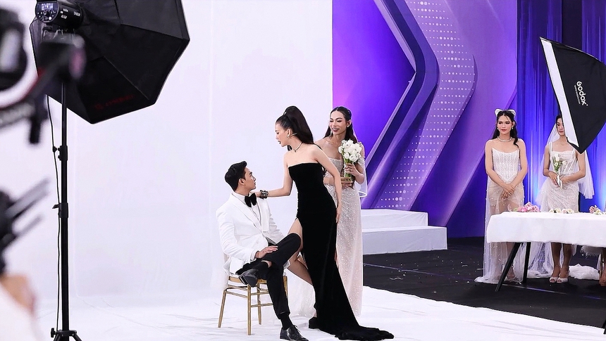 Tập 2 MIQVN 2023: Giám khảo tranh cãi gay gắt khi loại thí sinh team Quỳnh Châu, team Thuỷ Tiên mắc sai lầm cực nghiêm trọng  - Ảnh 2.