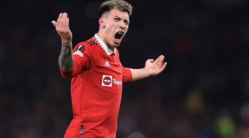 Lisandro Martinez luôn chơi máu lửa Lisandro Martinez luôn chơi máu lửa