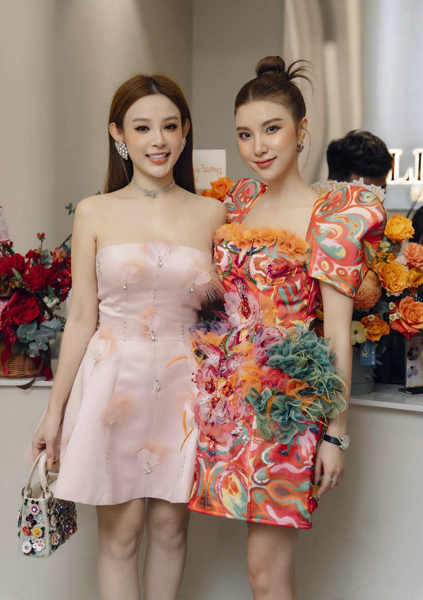 Hạnh Sino bên dàn siêu xe trăm tỷ gây náo loạn khu phố - Ảnh 7.