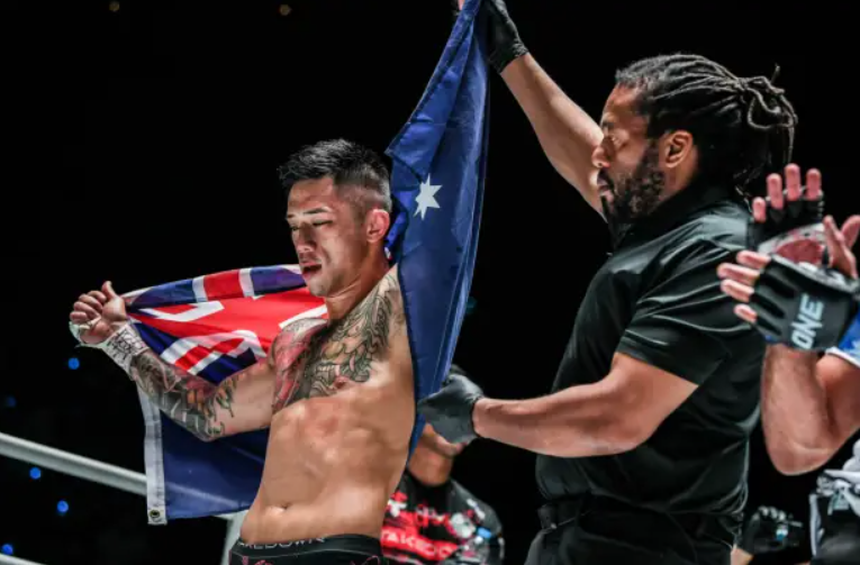 Martin Nguyễn tìm lại sự tự tin sau chiến thắng ở thế 'chân tường' - Ảnh 1.