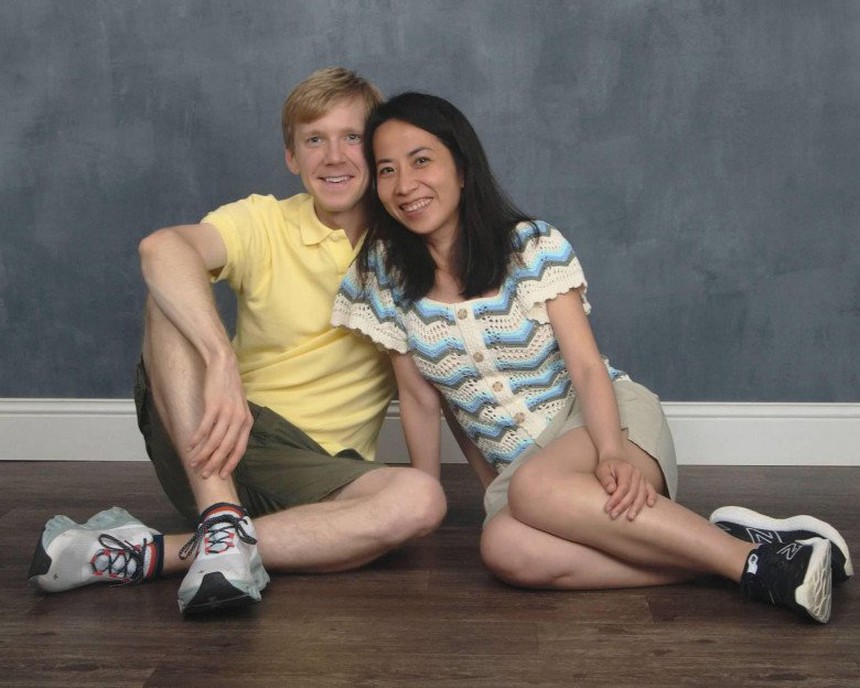 Gặp định mệnh ở bãi biển Mỹ, gái quê Tây Ninh được chồng Tây chu cấp, sự nghiệp lên hương - Ảnh 2. Gặp định mệnh ở bãi biển Mỹ, gái quê Tây Ninh được chồng Tây chu cấp, sự nghiệp lên hương - Ảnh 2.