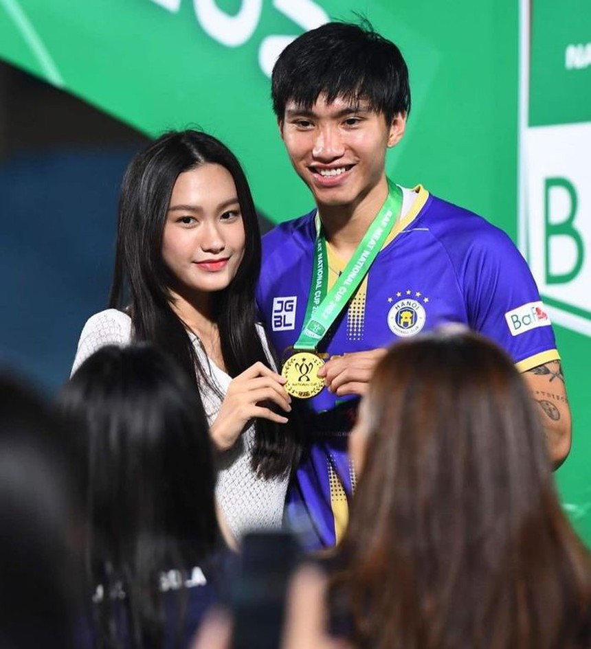 Bạn gái Đoàn Văn Hậu khoe eo nhỏ xíu, vóc dáng xịn xò - Ảnh 3.