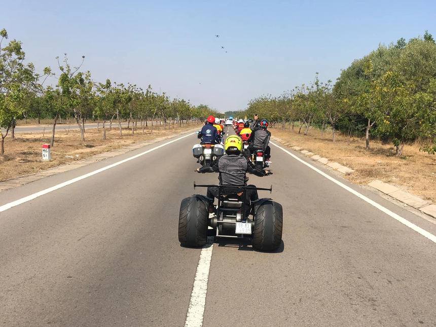 Đại gia Hoàng Kim Khánh độ xe khủng được vợ tặng sinh nhật: Biến thành ‘quái thú’ 3 bánh, thắng 8 triệu tại sự kiện cho gần 3.000 dân chơi mô tô - Ảnh 3.