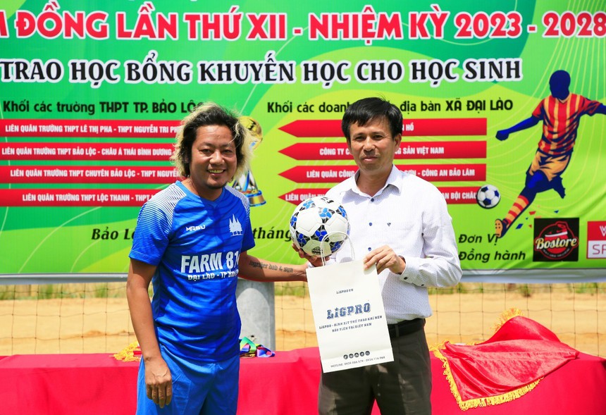 Bóng lăn trong tuần: Bóng đá ở khắp muôn nơi - Ảnh 1.