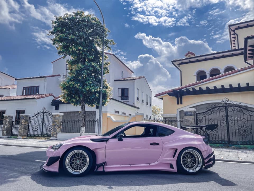 Xe thể thao Toyota chính hãng một thời được rao bán gầm 1,5 tỷ đồng nhưng chưa chắc đã có thể cầm lái trên đường phố - Ảnh 5. Xe thể thao Toyota chính hãng một thời được rao bán gầm 1,5 tỷ đồng nhưng chưa chắc đã có thể cầm lái trên đường phố - Ảnh 5.