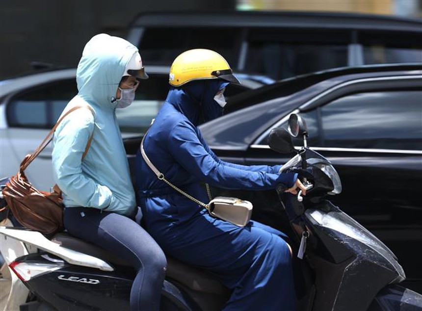 Thời tiết ngày 26/2: Thủ đô Hà Nội hửng nắng, nhiệt độ ban ngày tăng nhẹ - Ảnh 1.