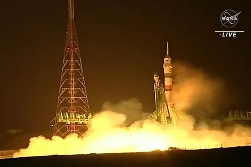 Tàu vũ trụ Soyuz MS-23 của Nga đã đến ISS - Ảnh 1. Tàu vũ trụ Soyuz MS-23 của Nga đã đến ISS - Ảnh 1.