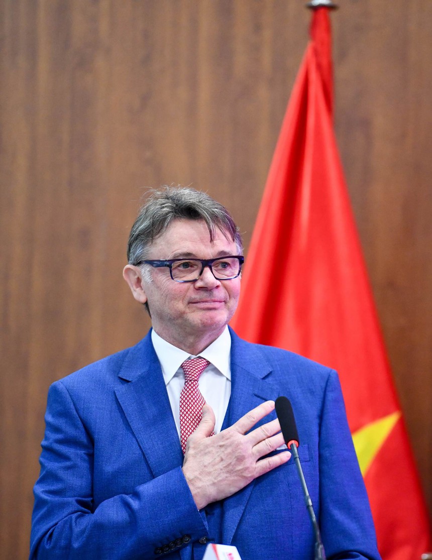 HLV Philippe Troussier: 'Mục tiêu của U23 Việt Nam là huy chương vàng SEA Games 32' - Ảnh 1.