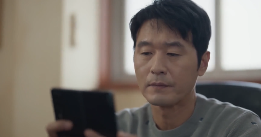 Cái kết đầy ức chế của phim ngoại tình xứ Hàn: 'Kẻ thứ 3' chiến thắng, chính thất sống cô độc còn mất luôn con - Ảnh 5. Cái kết đầy ức chế của phim ngoại tình xứ Hàn: 'Kẻ thứ 3' chiến thắng, chính thất sống cô độc còn mất luôn con - Ảnh 5.