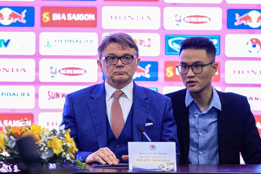HLV Troussier: 'World Cup là mục tiêu sau cùng của bóng đá Việt Nam' - Ảnh 3. HLV Troussier: 'World Cup là mục tiêu sau cùng của bóng đá Việt Nam' - Ảnh 3.