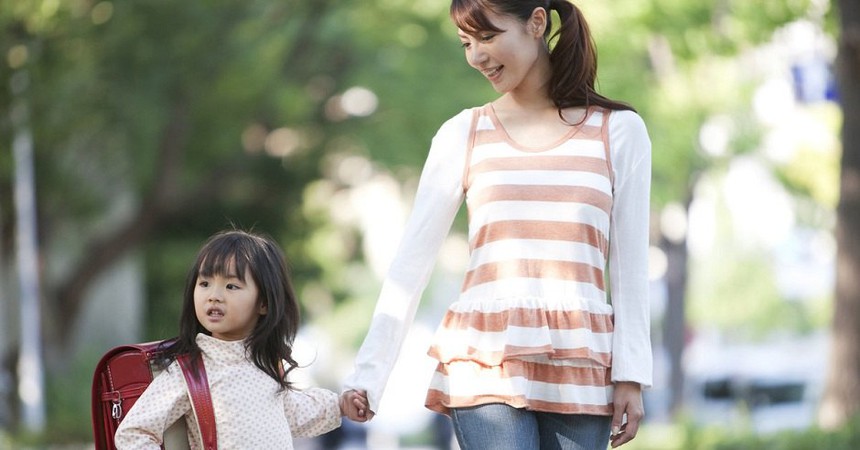 "Gửi con gái học ở lớp có giáo viên quen biết, tôi không ngờ mình vô tình hại con" - Câu chuyện có thật cảnh tỉnh các bậc cha mẹ - Ảnh 2.