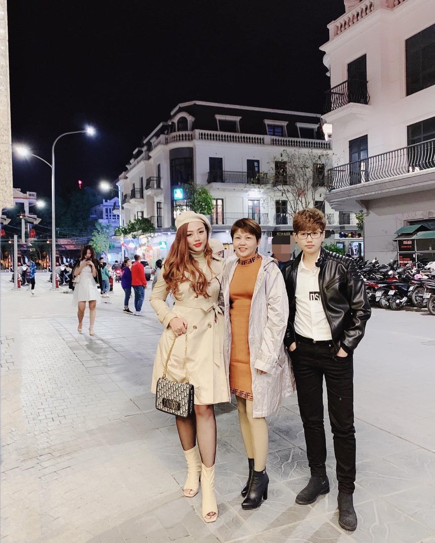 Huyền Cadie: "Tôi không bán hàng online vì sợ mọi người quên mình là ca sĩ" - Ảnh 4. Huyền Cadie: "Tôi không bán hàng online vì sợ mọi người quên mình là ca sĩ" - Ảnh 4.