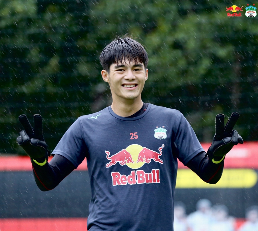 Thủ môn cao hơn cả Văn Lâm được triệu tập lên tuyển U22 Việt Nam - Ảnh 3.