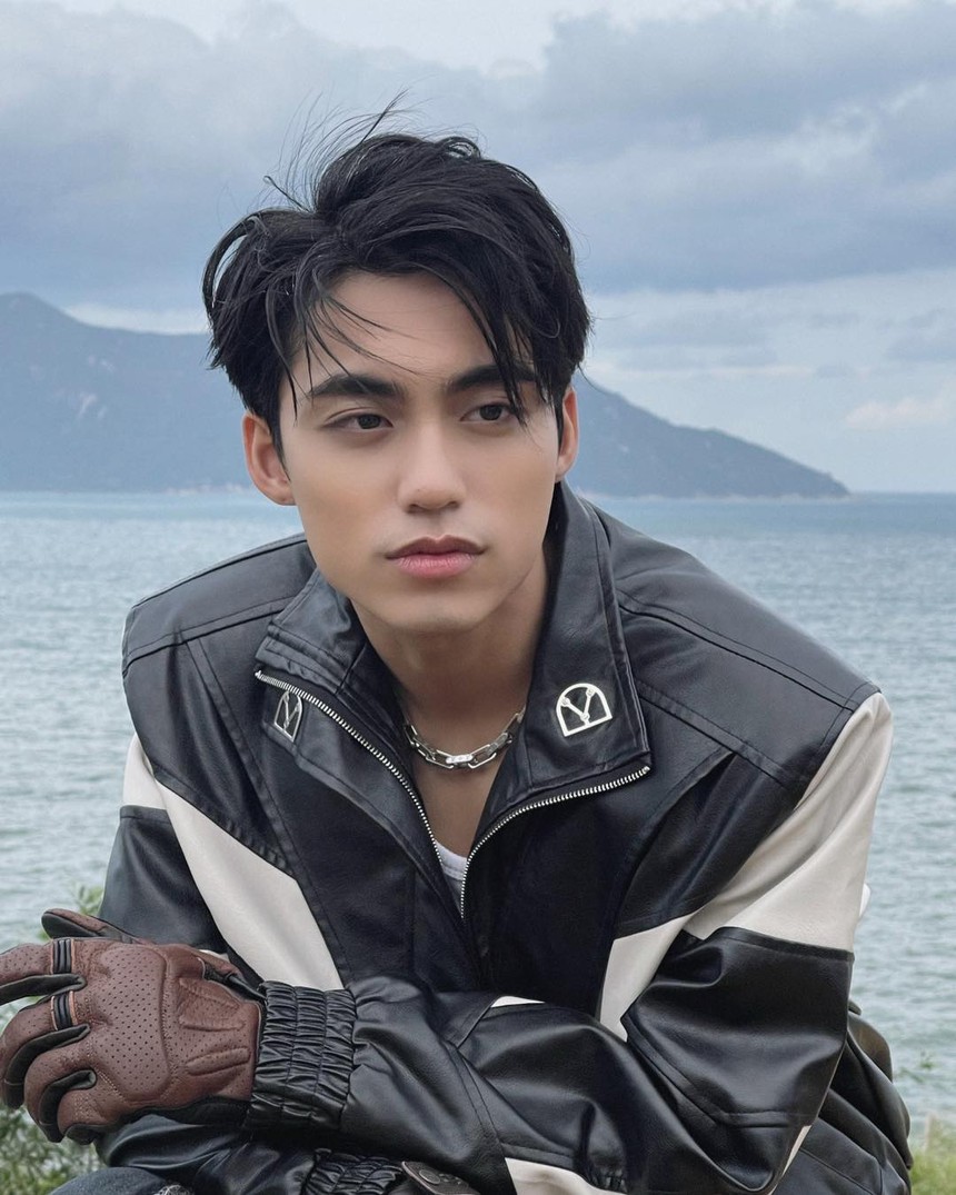 MONO lần đầu lưu diễn nước ngoài đã mất đồ: Biết lý do fan càng mê - Ảnh 1.