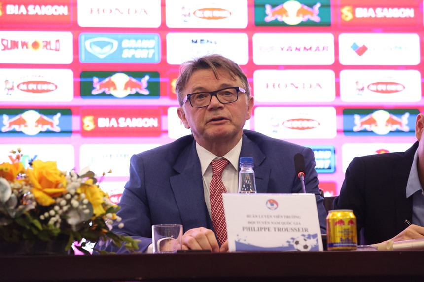 HLV Troussier: 'Tôi muốn vượt qua giới hạn của ông Park Hang Seo' - Ảnh 2. HLV Troussier: 'Tôi muốn vượt qua giới hạn của ông Park Hang Seo' - Ảnh 2.