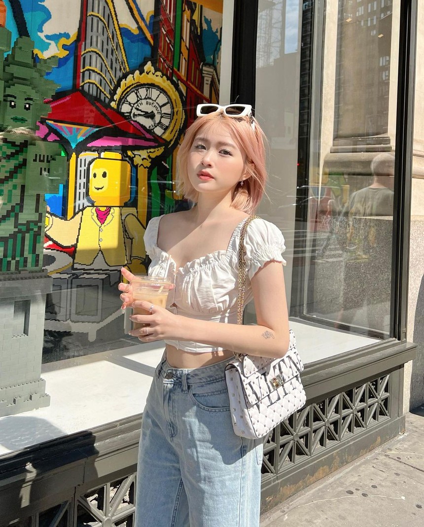 Chao lại bật chế độ "rich kid", tiết lộ chi phí 1 tháng du học Mỹ lên đến 9 con số - Ảnh 1. Chao lại bật chế độ "rich kid", tiết lộ chi phí 1 tháng du học Mỹ lên đến 9 con số - Ảnh 1.