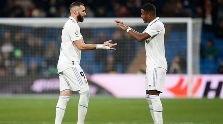 Alaba và Benzema là đồng đội ở Real Madrid Alaba và Benzema là đồng đội ở Real Madrid
