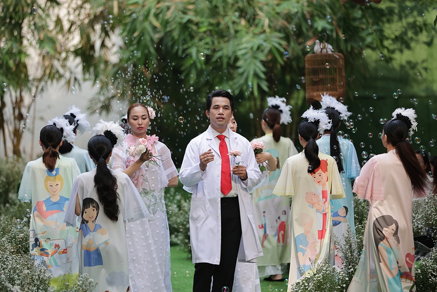 Hơn 100 y bác sĩ Bệnh viện Hùng Vương hoá thân thành ca sĩ, người mẫu - Ảnh 7.