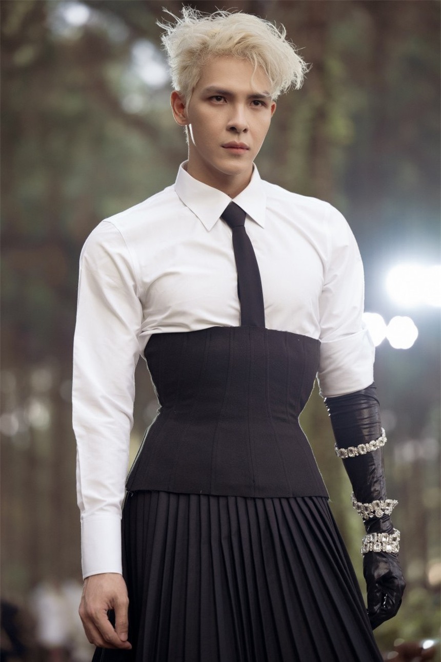 Soi Profile siêu xịn của Denis Đặng - Đinh Hà Uyên Thư : 1 "thánh drama" trăm triệu view, 1 đạo diễn phim đốt cháy phòng vé - Ảnh 3.