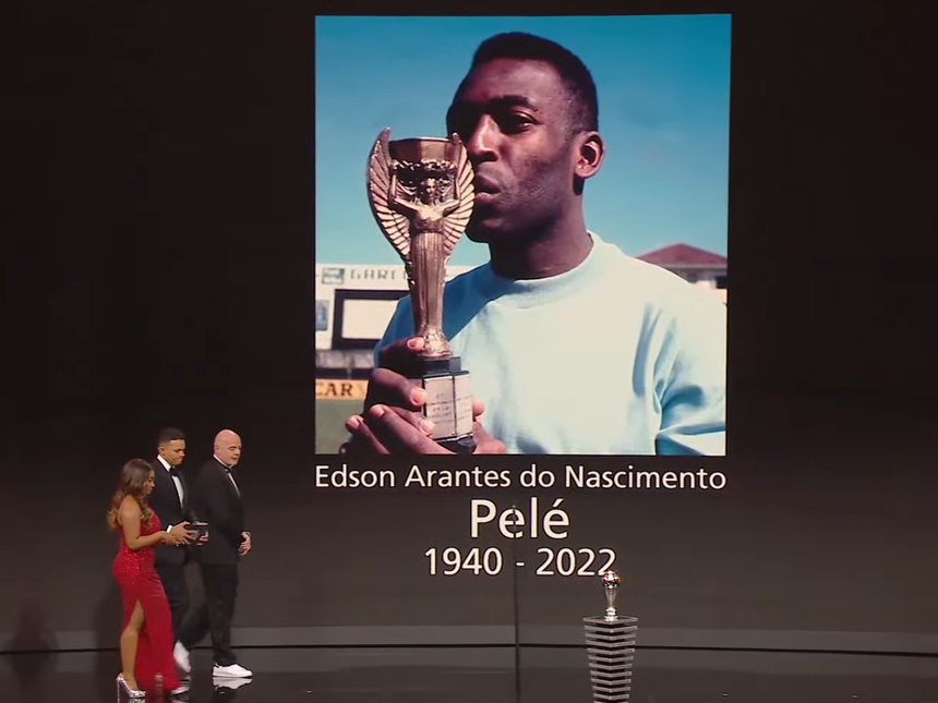 Tranh cãi khi trang Facebook của Pele đăng ảnh Messi giành The Best - Ảnh 2. Tranh cãi khi trang Facebook của Pele đăng ảnh Messi giành The Best - Ảnh 2.