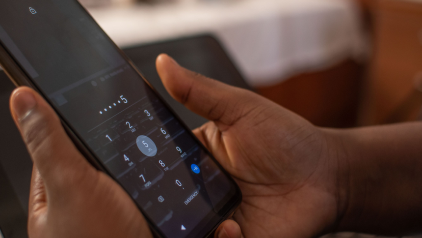 Bị lộ dãy số này, bạn có thể mất hết mọi thứ trong điện thoại - Ảnh 4.