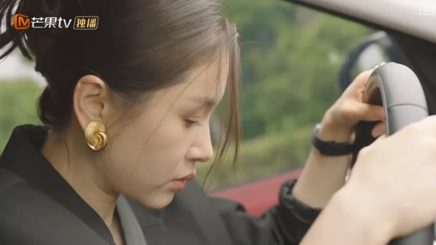 Vỡ nước ối giữa đường, cô gái có cách xử lý cực khôn khéo: Cảnh phim triệu view cớ sao khiến khán giả đau lòng đến thế? - Ảnh 1.