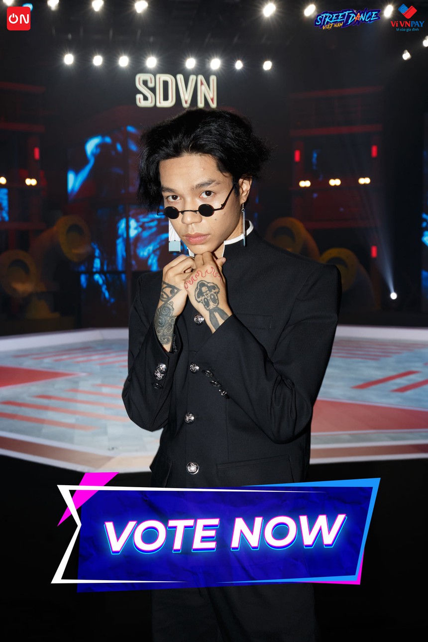 Danh tính chàng trai được Bảo Anh hôn đắm đuối: Kém nữ ca sĩ 7 tuổi, tưởng lạ mà hóa ra người quen - Ảnh 2.