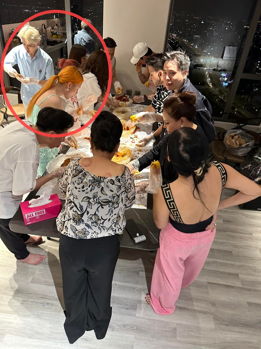 Hari Won cùng hội bạn để lộ khoảnh khắc em gái Trấn Thành và người yêu tin đồn "dính như sam" trong tiệc thân mật  - Ảnh 4.