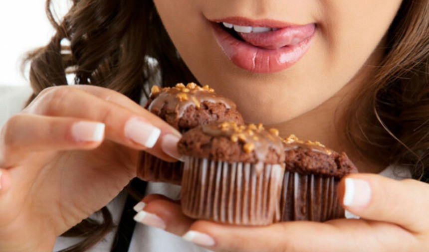 Những thói quen sinh hoạt âm thầm khiến bạn già đi nhanh chóng, nên loại bỏ càng sớm càng tốt - Ảnh 3.