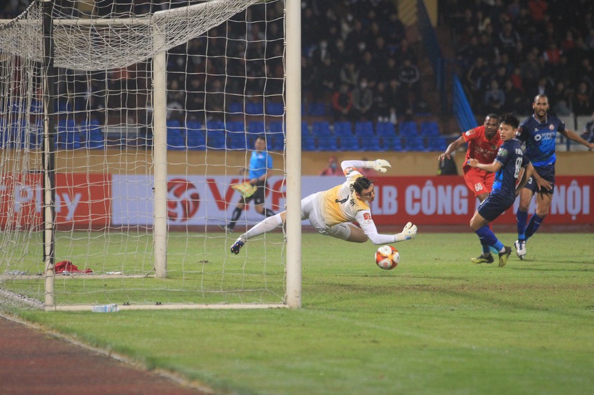 Văn Lâm, Patrik Lê Giang, Ryan Hà giúp HLV Troussier có thêm lựa chọn cầu thủ Việt kiều - Ảnh 1.