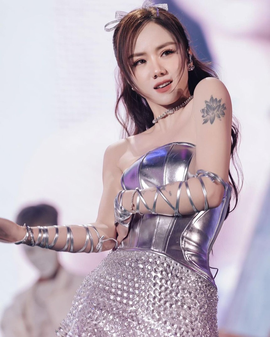 Mỹ nhân Việt 'lọt mắt xanh' của Châu Tinh Trì: Gương mặt hack tuổi đến kinh ngạc, nhìn đến body còn 'cháy' hơn - Ảnh 6.