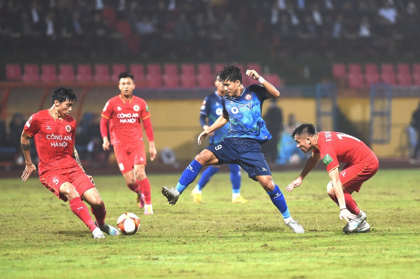 Công An Hà Nội mất "đôi cánh", cơ hội vô địch có mong manh - Ảnh 2.