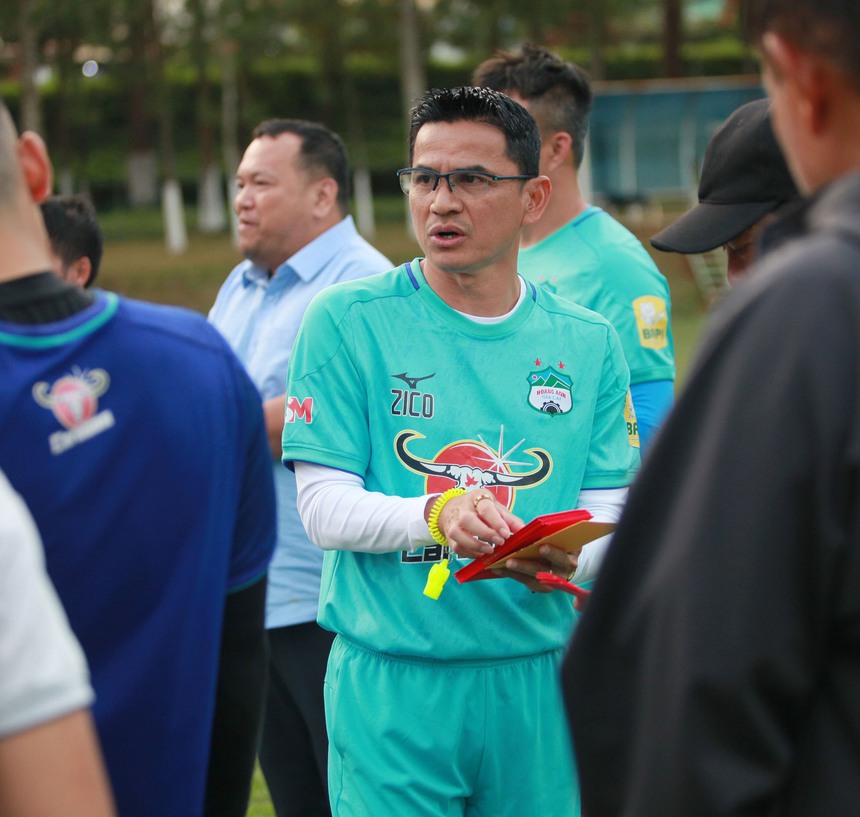 Tuấn Anh khiến đồng đội bị phạt, trợ lý Bundit bị các học trò ăn hiếp  - Ảnh 9.