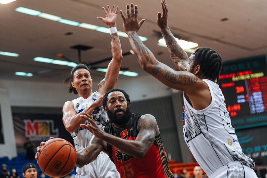 Chênh lệch đội hình chính phụ, Saigon Heat thắng dễ Bangkok Tigers  - Ảnh 2.